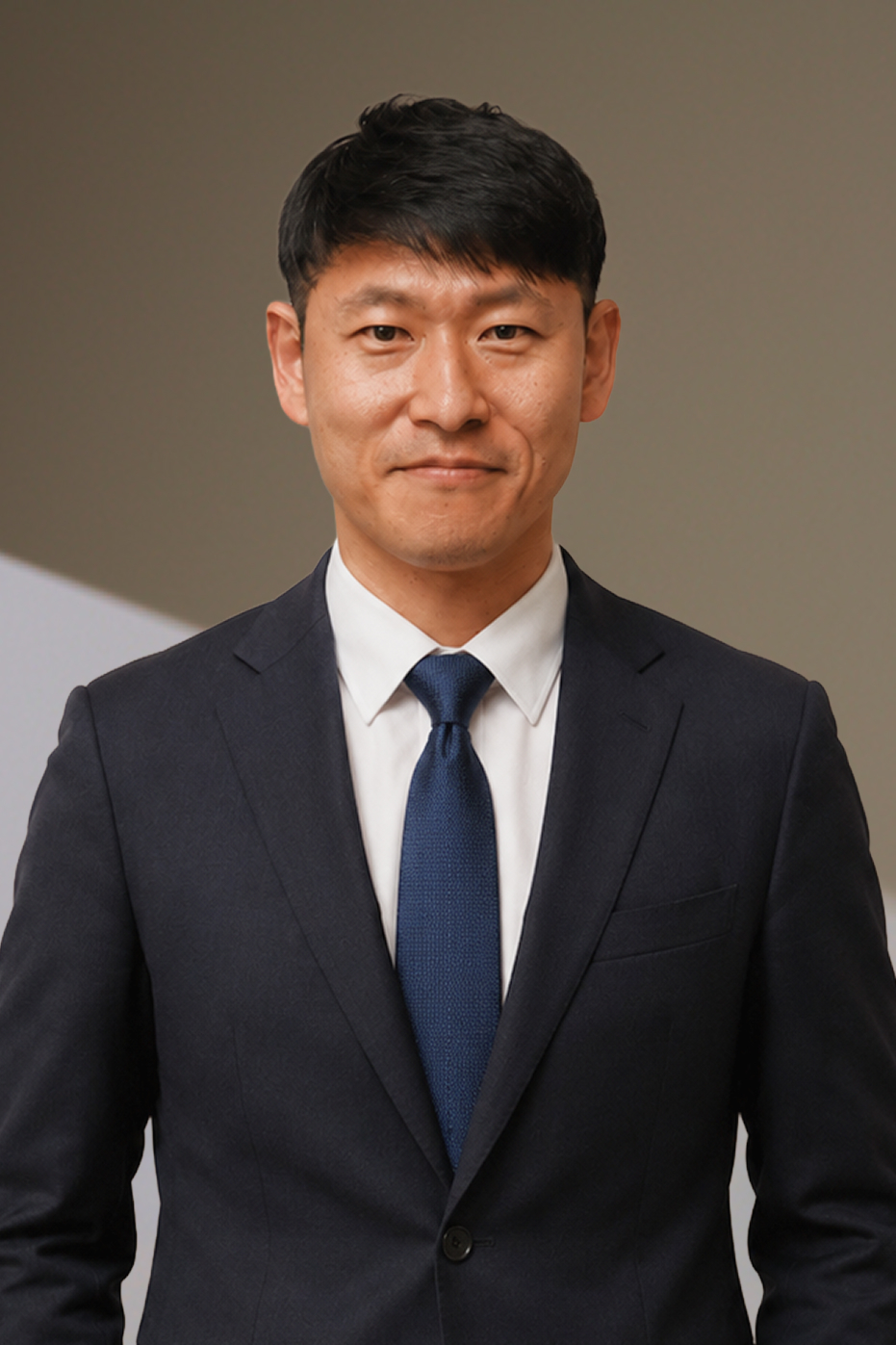 洪 秀均